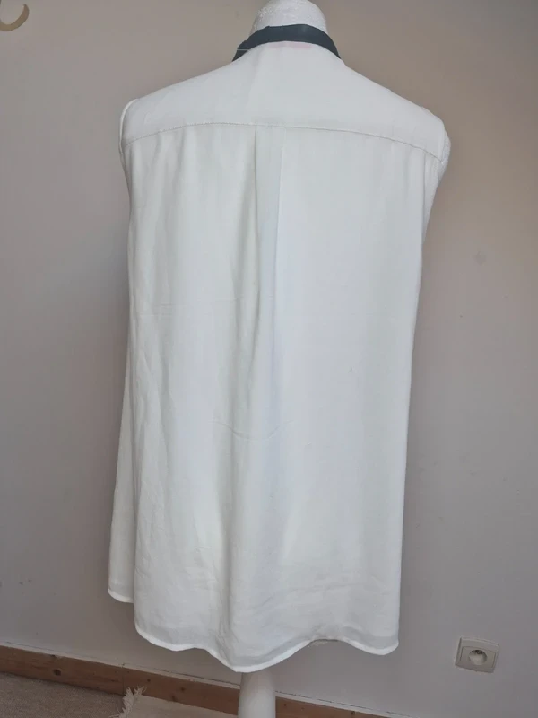 Camaieu Blusa Sem Mangas Decote Contrastante Branco EU40 – photo 2